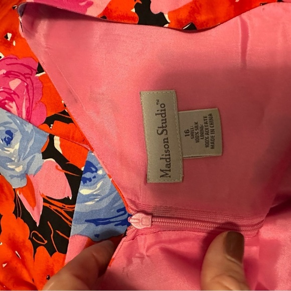 Madison Studio Flower Dress - Picture 10 of 12